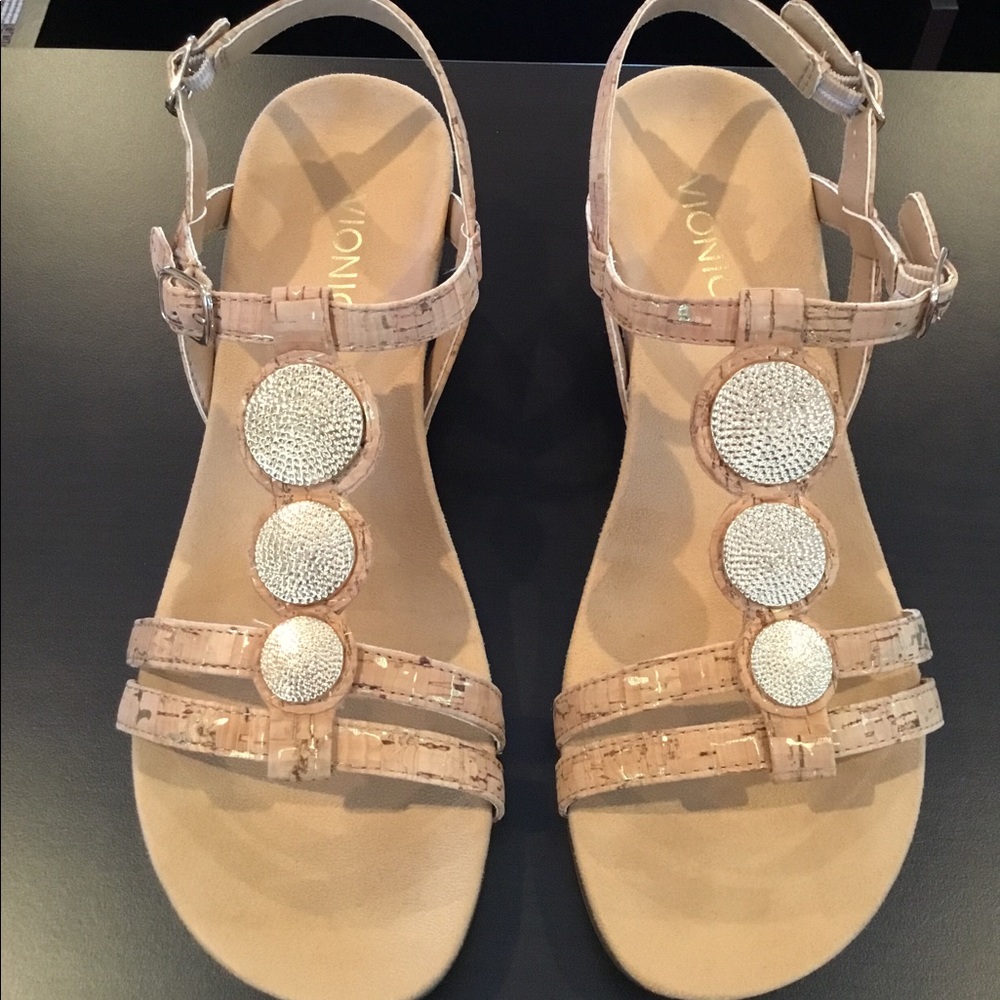 VIONIC Park Noleen gold cork size 8.5 new with box